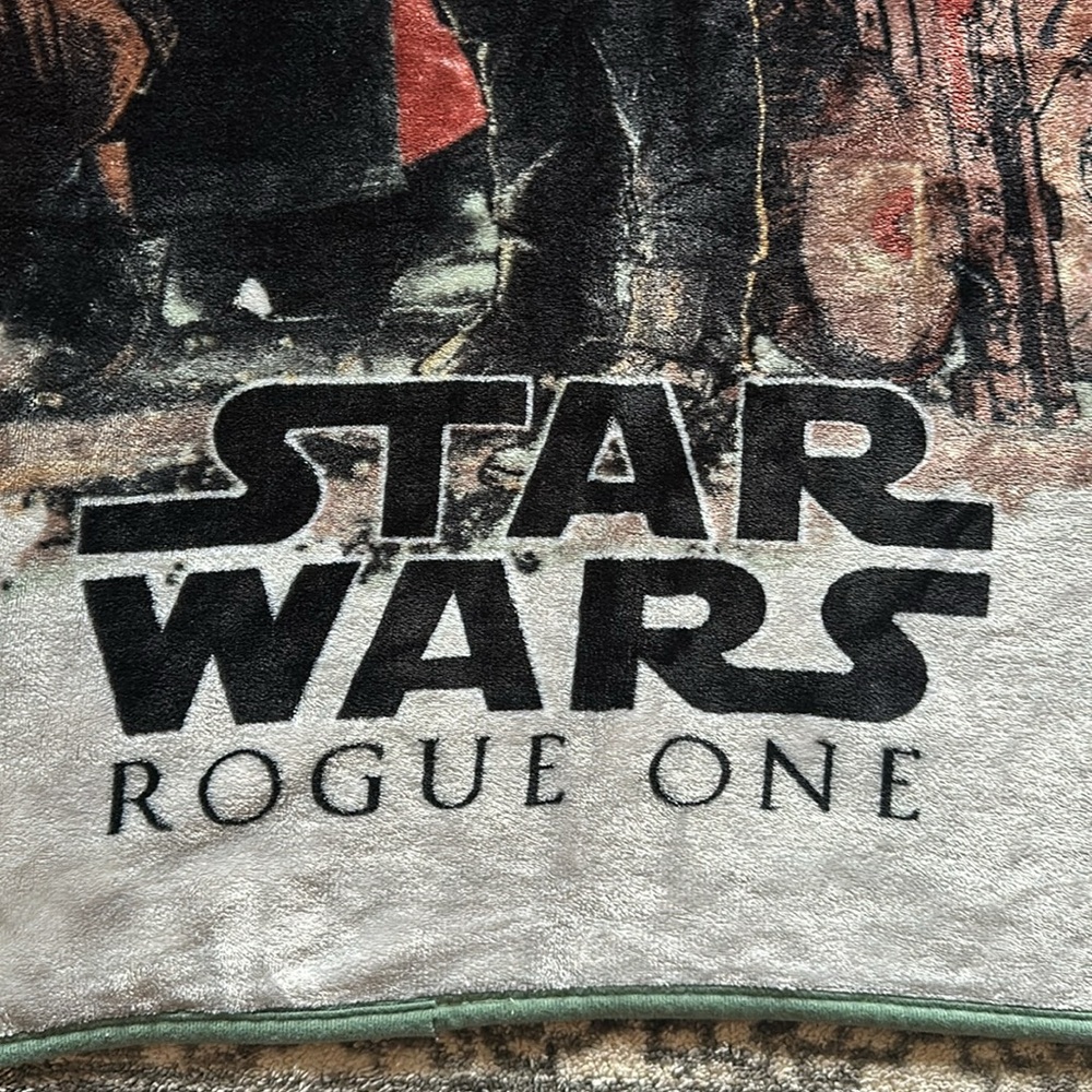 Star Wars Rogue One fleece throw blanket - Picture 3 of 6